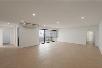 3 Bedroom Condo for sale in Prestige Towers, Khlong Toei Nuea, Bangkok near MRT Sukhumvit