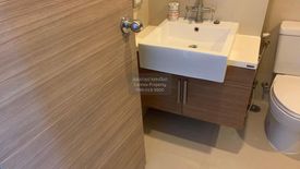 2 Bedroom Condo for sale in Hive Taksin, Khlong Ton Sai, Bangkok near BTS Wongwian Yai