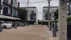3 Bedroom Townhouse for sale in Baan Klang Muang Ratchaphruek-Rattanathibet, Bang Rak Yai, Nonthaburi near MRT Bang Rak Yai