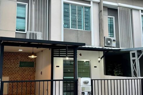 3 Bedroom Townhouse for sale in Bang Chan, Bangkok
