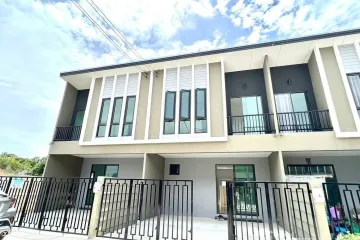3 Bedroom Townhouse for sale in PURI Wongwaen-Lamlukka, Lat Sawai, Pathum Thani