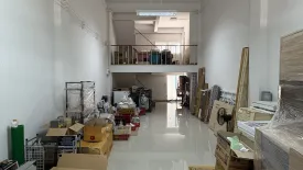 4 Bedroom Commercial for rent in Si Phraya, Bangkok near MRT Sam Yan