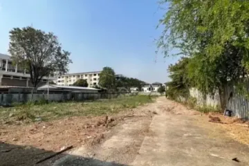 Land for sale in Dokmai, Bangkok