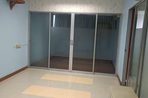 1 Bedroom Condo for sale in Baan Prachaniwet, Lat Yao, Bangkok