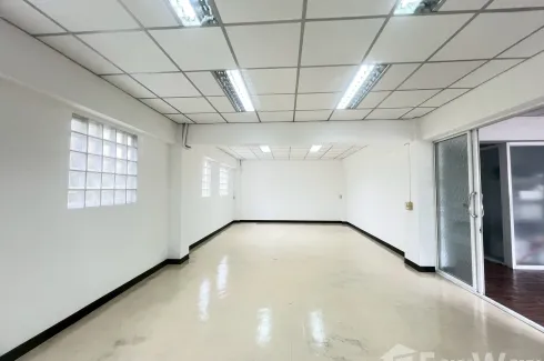 Office for rent in MT&T Building, Phra Khanong Nuea, Bangkok near BTS Phra Khanong