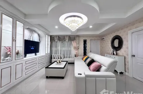 3 Bedroom Townhouse for sale in Nong Prue, Chonburi