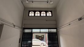 2 Bedroom Townhouse for rent in Bang Lamphu Lang, Bangkok near BTS Wongwian Yai