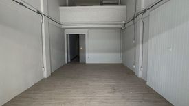 2 Bedroom Townhouse for rent in Bang Lamphu Lang, Bangkok near BTS Wongwian Yai