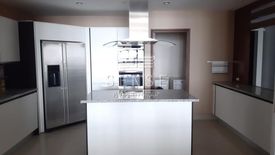 3 Bedroom Condo for rent in Thung Wat Don, Bangkok near BTS Saint Louis