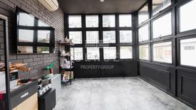 5 Bedroom House for rent in Khlong Tan Nuea, Bangkok