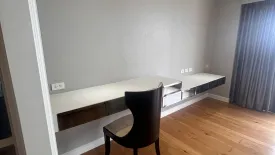 1 Bedroom Condo for rent in Nusa State Tower Condominium, Silom, Bangkok near BTS Surasak