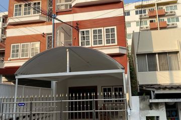 4 Bedroom Townhouse for rent in Chan Kasem, Bangkok near MRT Chankasem