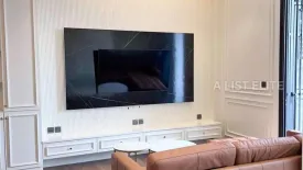 1 Bedroom Condo for rent in MUNIQ Langsuan, Lumpini, Bangkok near BTS Chit Lom