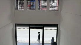 3 Bedroom Commercial for rent in Suan Luang, Bangkok near MRT Si Nut