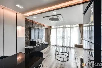 2 Bedroom Condo for sale in Pabhada Silom, Silom, Bangkok near BTS Surasak