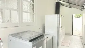 4 Bedroom House for rent in Sam Sen Nok, Bangkok near MRT Phawana