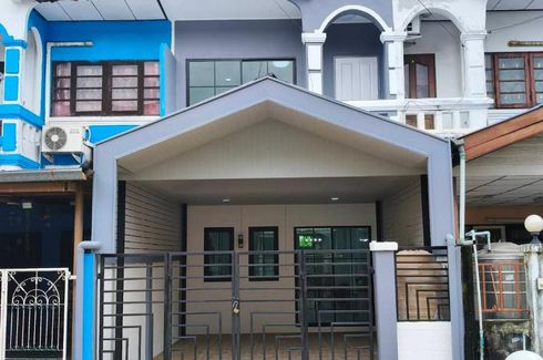 2 Bedroom Townhouse for sale in Tha Raeng, Bangkok