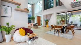 4 Bedroom House for sale in Khlong Tan Nuea, Bangkok