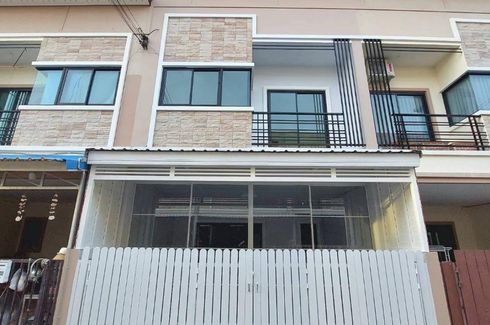 3 Bedroom Townhouse for sale in Talat Krathum Baen, Samut Sakhon