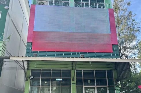 3 Bedroom Commercial for rent in Khlong Khwang, Bangkok