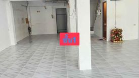 3 Bedroom Commercial for rent in Khlong Khwang, Bangkok