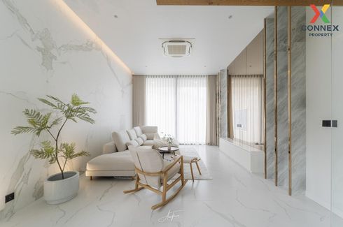 3 Bedroom House for rent in Thung Maha Mek, Bangkok near BTS Sala Daeng