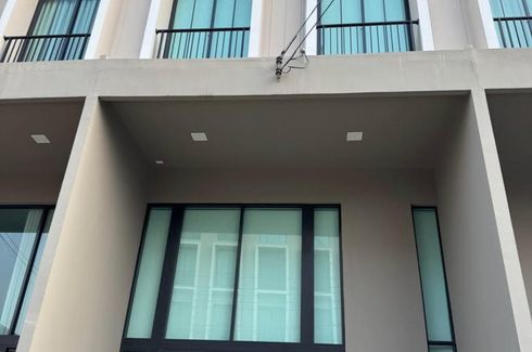 3 Bedroom Townhouse for rent in Lak Song, Bangkok