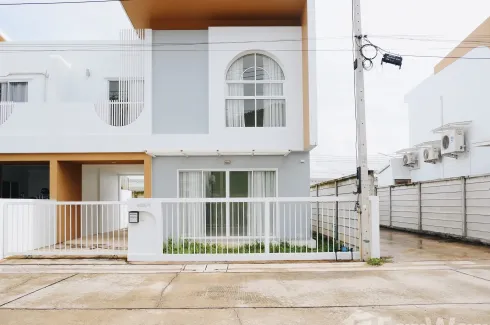 3 Bedroom House for sale in Baan Sirarom Pa Khlok, Pa Khlok, Phuket