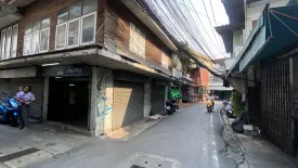 4 Bedroom Townhouse for sale in Yan Nawa, Bangkok