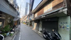 4 Bedroom Townhouse for sale in Yan Nawa, Bangkok