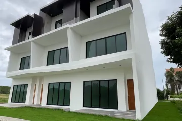 5 Bedroom House for sale in Thap Tai, Prachuap Khiri Khan