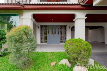 6 Bedroom House for rent in Bang Chak, Bangkok near BTS Punnawithi