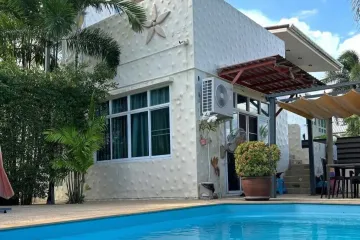 2 Bedroom Villa for sale in Rawai, Phuket