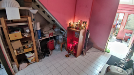 2 Bedroom Townhouse for sale in Pak Nam, Samut Prakan near BTS Srinagarindra