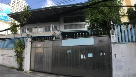 10 Bedroom House for rent in Chong Nonsi, Bangkok