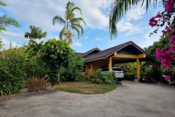 3 Bedroom Villa for sale in Rawai, Phuket