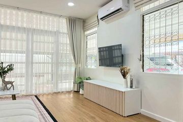 4 Bedroom House for rent in Sam Sen Nok, Bangkok