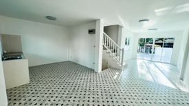 3 Bedroom Townhouse for sale in Pawarisa Village, San Sai Luang, Chiang Mai