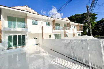 3 Bedroom Townhouse for sale in Pawarisa Village, San Sai Luang, Chiang Mai
