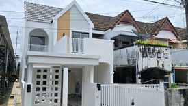 3 Bedroom Townhouse for sale in Wichit, Phuket