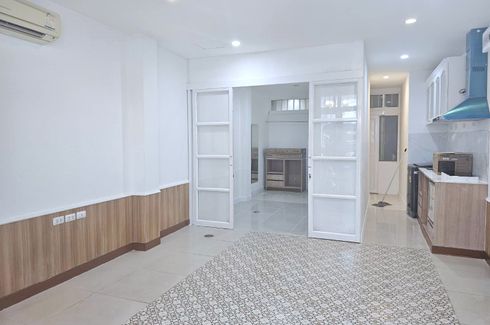 1 Bedroom Townhouse for rent in Din Daeng, Bangkok near MRT Sutthisan