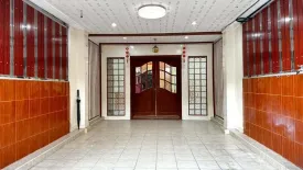 3 Bedroom Townhouse for rent in Bang Khun Si, Bangkok near MRT Fai Chai