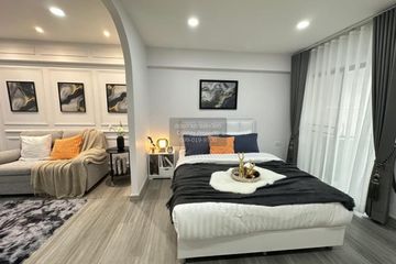 1 Bedroom Condo for sale in Wang Thonglang, Bangkok