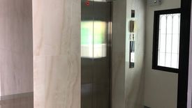 Office for rent in Silom, Bangkok near BTS Chong Nonsi