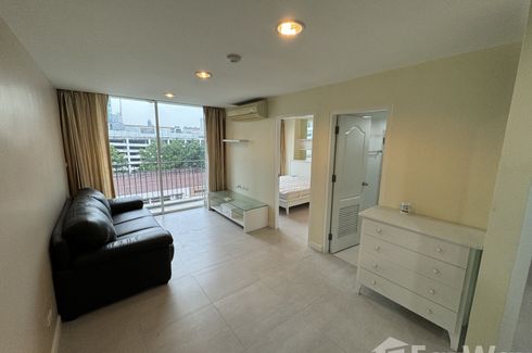 2 Bedroom Condo for sale in Bang Lamphu Lang, Bangkok near BTS Saphan Taksin