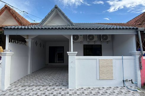 2 Bedroom Townhouse for sale in Na Kluea, Chonburi