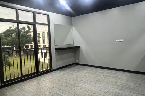 7 Bedroom Townhouse for sale in Chic District Ram 53, Phlapphla, Bangkok