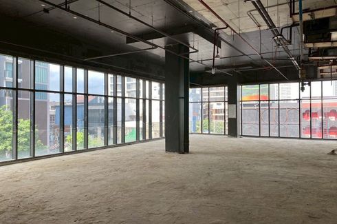 Commercial for rent in Khlong Tan Nuea, Bangkok