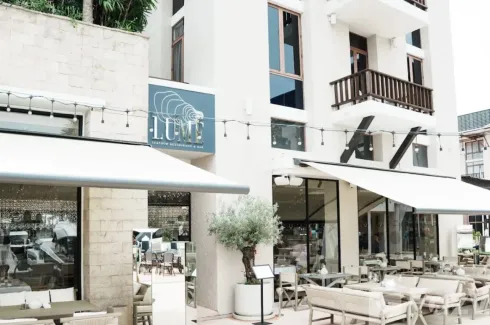 1 Bedroom Commercial for sale in Royal Phuket Marina, Ko Kaeo, Phuket