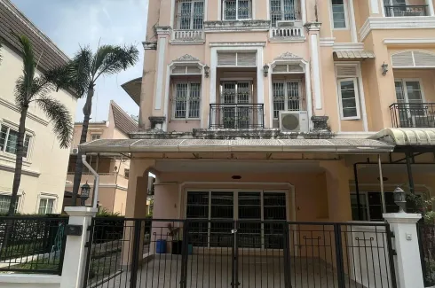 3 Bedroom Townhouse for rent in URBAN SATHORN, Bang Chak, Bangkok